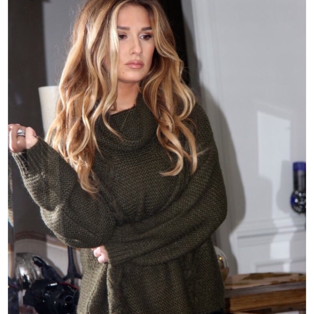 Kittenish by Jessie James Decker Sweater